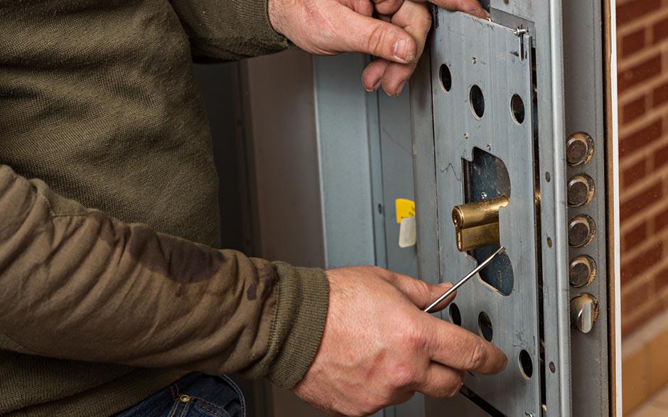 recherche serrurier metallier Paris 12